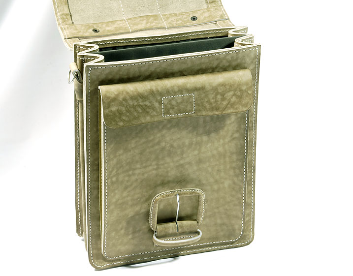 КЛАССИЧЕСКАЯ КОЖАНАЯ СУМКА (ПЛАНШЕТКА С РАЗДЕЛОМ).РУЧНАЯ РАБОТА.(вид изнутри)